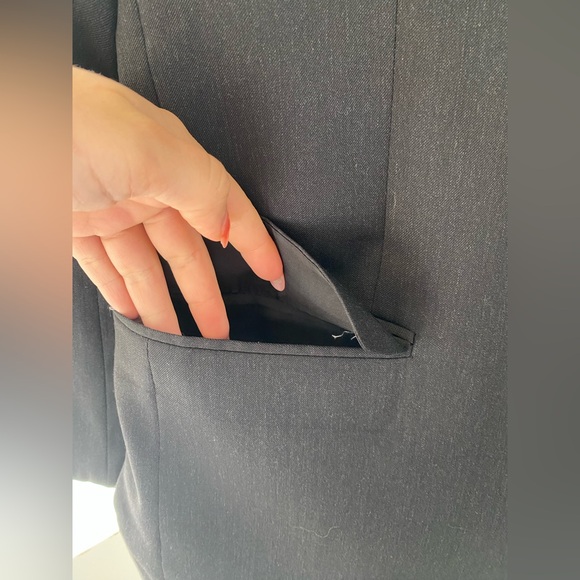 Jos. A. Bank Black Modern Suit Timeless Elegance - Picture 8 of 15